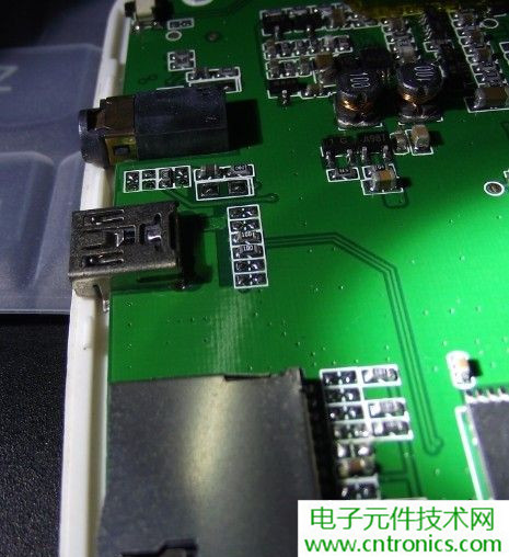 探秘電子紙！一款電紙書的電子墨水屏拆解