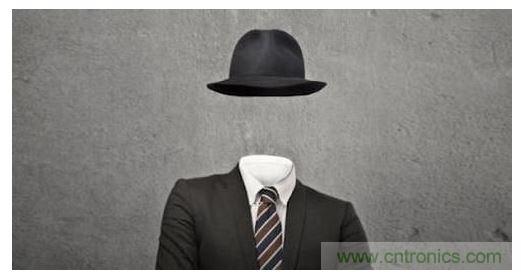 式隱形斗篷利用主動(dòng)式組件與被動(dòng)式超穎材料，可望進(jìn)一步縮減斗篷尺寸，使其更適合個(gè)人使用