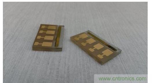 利用蝦殼成功開發(fā)出小型試驗(yàn)太陽(yáng)能電池，證明了利用天然存在的物質(zhì)可制造出有機(jī)太陽(yáng)能板的概念