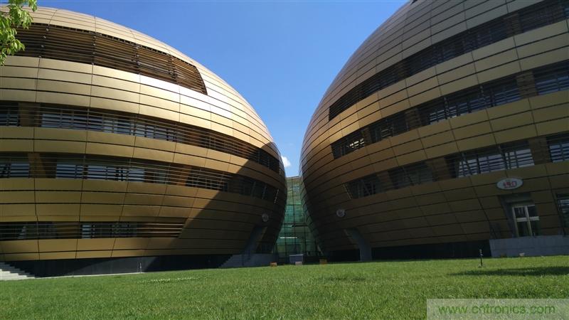 無邊框的 nubia Z9 ，一款既有驚喜，又有驚艷的智能手機