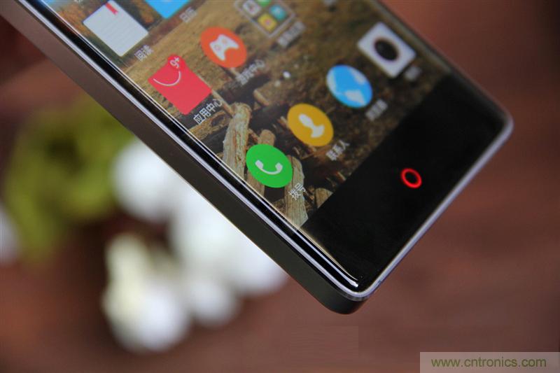無邊框的 nubia Z9 ，一款既有驚喜，又有驚艷的智能手機