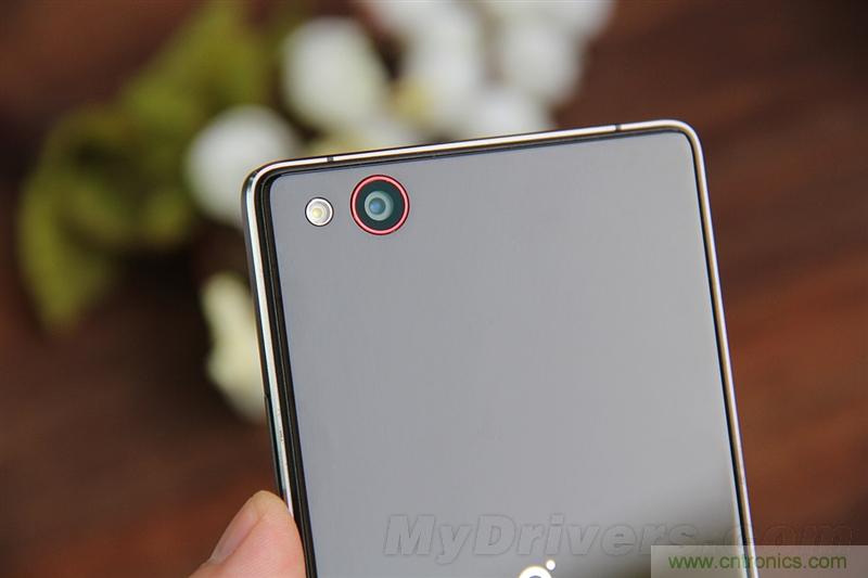 無邊框的 nubia Z9 ，一款既有驚喜，又有驚艷的智能手機