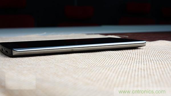 業(yè)界良心 LG V10 評測:剛毅、冷峻，不失人性化