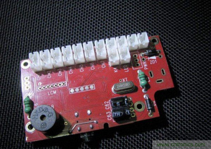 無人機(jī) DIY 制作全過程，酷得不要不要的！