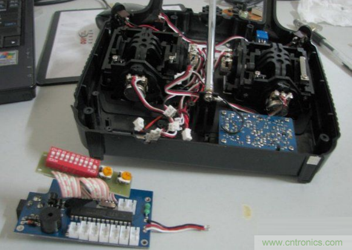 無人機(jī) DIY 制作全過程，酷得不要不要的！