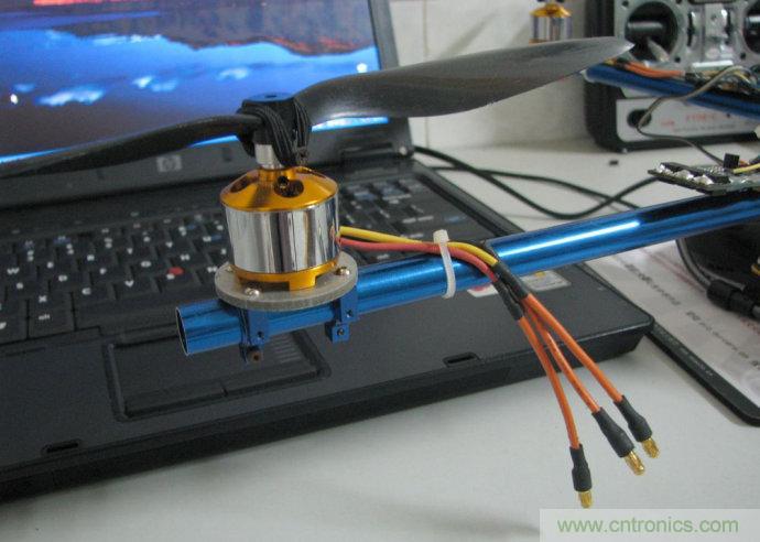 無人機(jī) DIY 制作全過程，酷得不要不要的！