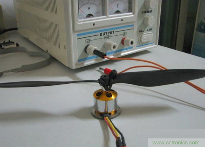 無人機(jī) DIY 制作全過程，酷得不要不要的！