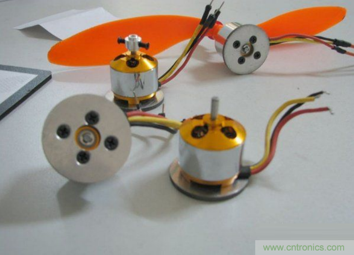 無人機(jī) DIY 制作全過程，酷得不要不要的！